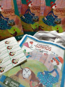 Livros comprados por Sincred Alagoas para comunidade escolar do Vergel